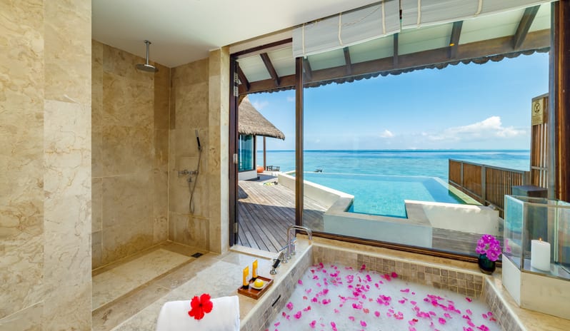 OZEN RESERVE BOLIFUSHI, Ocean Pool Suite Master Bathroom